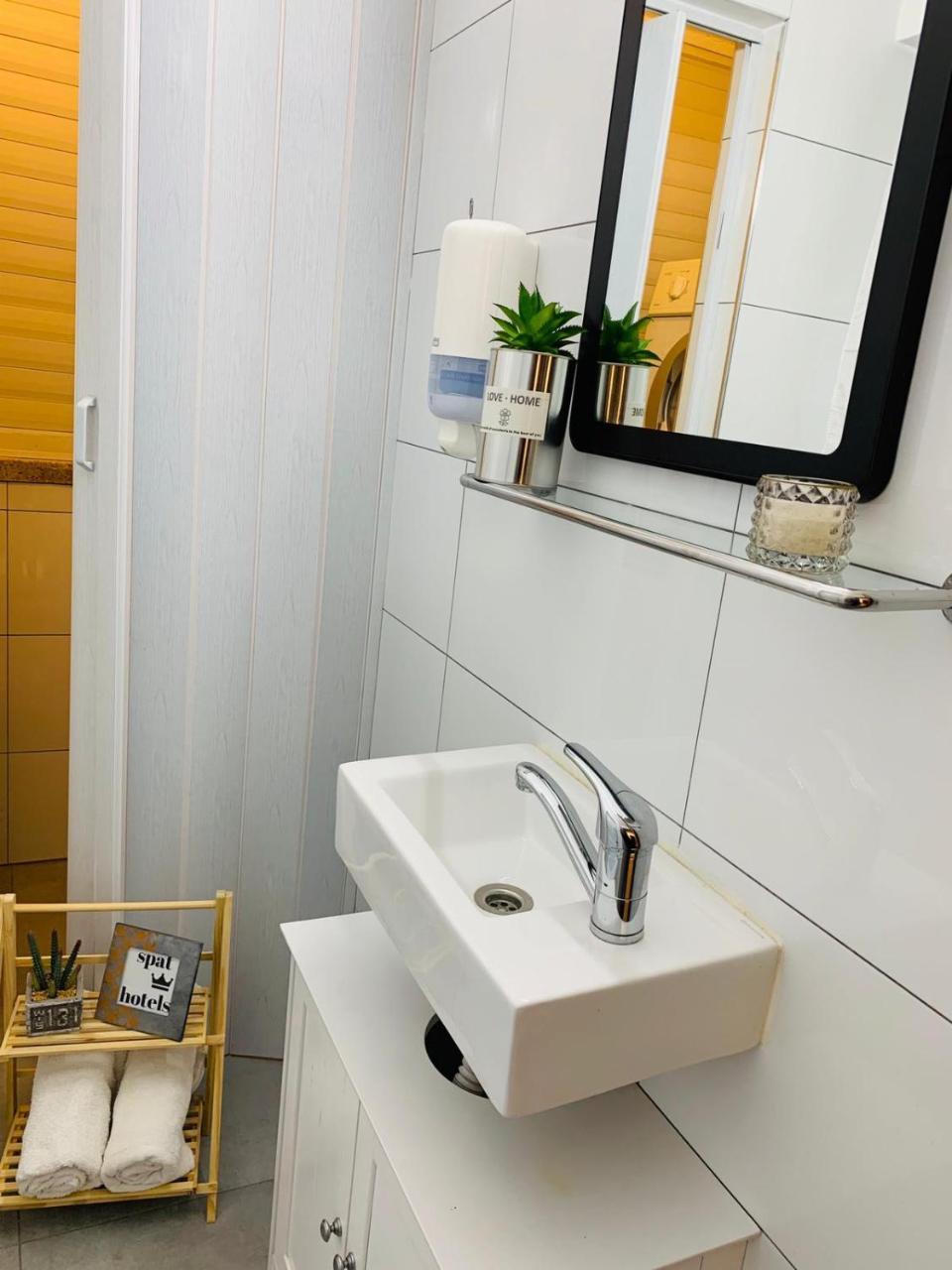 Spat Vip Apartment Бат Ям Екстериор снимка